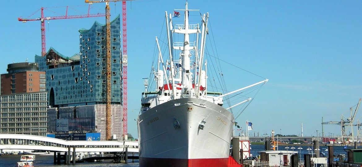 hamburg-240777_1280