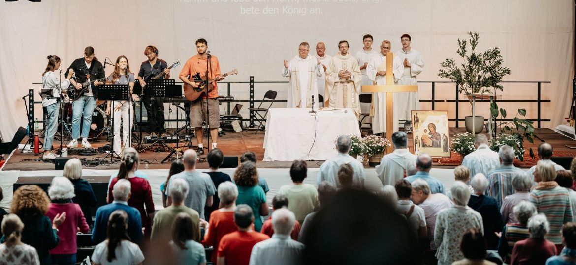 Gottesdienst mit Domkapitular